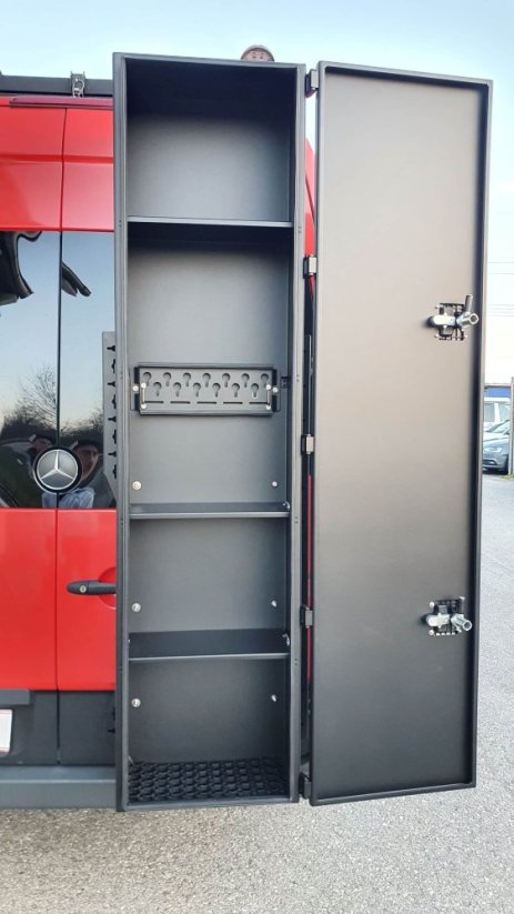 H32 Cargo Box L (SKI)