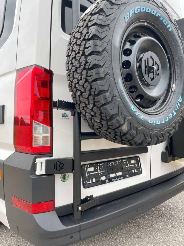 Žebřík s nosičem rezervy H32 - Model vozu: VW Crafter II. / MAN TGE (výška H2)