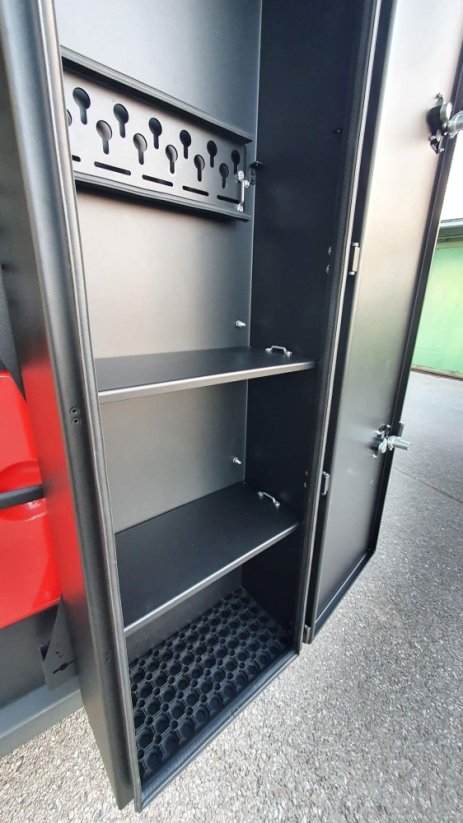 Police pro H32 Cargo Box L