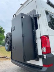 H32 Cargo Box M